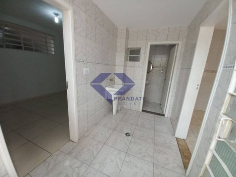 Foto 8 do(a) Casa de 3 quartos à venda em Jardim Aeroporto, São Paulo