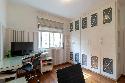 Foto 4 do(a) Apartamento de 3 quartos à venda em Indianópolis, São Paulo