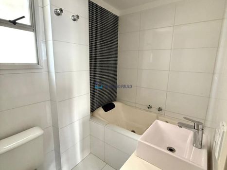 Foto 7 do(a) Apartamento de 3 quartos à venda em Vila Gumercindo, São Paulo