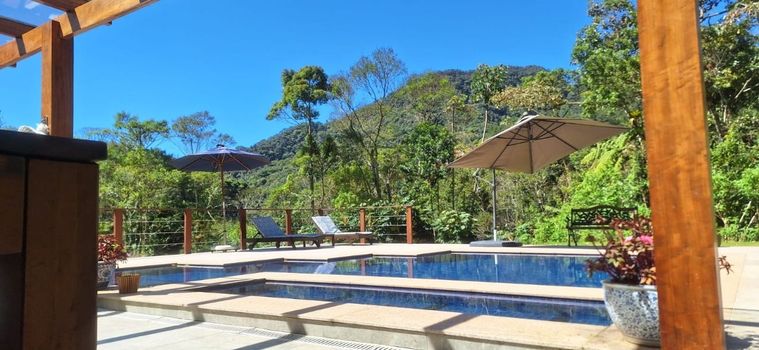 Foto 4 do(a) Casa de 4 quartos para alugar em Fazenda Inglesa, Petrópolis