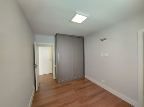 Foto 23 do(a) Apartamento de 3 quartos para alugar em Centro, Florianópolis