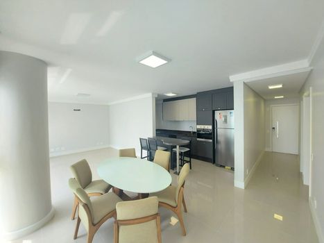 Foto 12 do(a) Apartamento de 3 quartos para alugar em Centro, Florianópolis