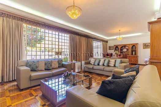 Foto 4 do(a) Casa de 4 quartos à venda em Pacaembu, São Paulo