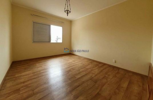 Foto 4 do(a) Casa de 3 quartos à venda em Vila Natália, São Paulo