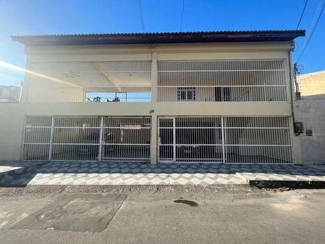 Foto 3 do(a) Casa de 5 quartos à venda em Parque Dois Irmãos, Fortaleza