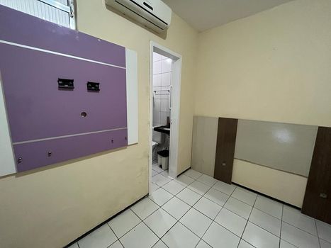 Foto 13 do(a) Casa de 5 quartos à venda em Parque Dois Irmãos, Fortaleza