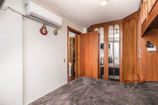 Foto 5 do(a) Cobertura de 3 quartos à venda em Passo da Areia, Porto Alegre