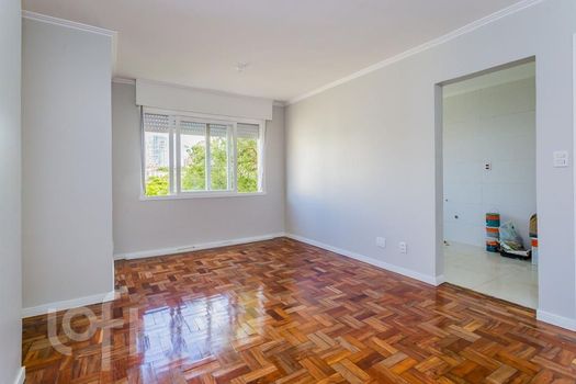 Foto 2 do(a) Apartamento de 2 quartos à venda em Passo da Areia, Porto Alegre