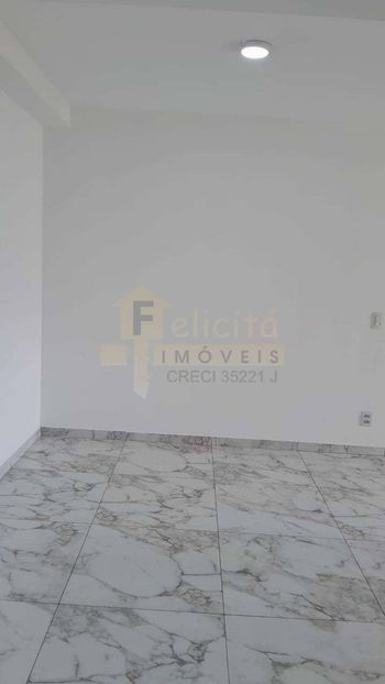 Foto 3 do(a) Apartamento de 2 quartos para alugar em Jardim Tupanci, Barueri