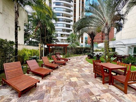 Foto 28 do(a) Flat de 1 quartos à venda em Vila Nova Conceição, São Paulo