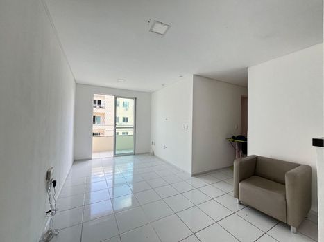 Foto 8 do(a) Apartamento de 2 quartos à venda em Serrinha, Fortaleza