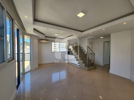 Foto 17 do(a) Cobertura de 3 quartos à venda em Centro, Florianópolis