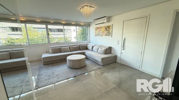 Foto 4 do(a) Apartamento de 3 quartos à venda em Jardim Lindóia, Porto Alegre