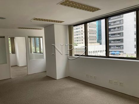Foto 5 do(a) Sala / Conjunto Comercial false para alugar em Vila Cordeiro, São Paulo