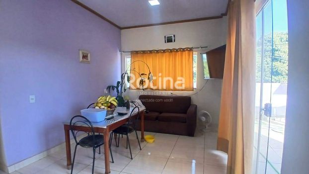 Foto 1 do(a) Loja de 3 quartos à venda em São Jorge, Uberlândia