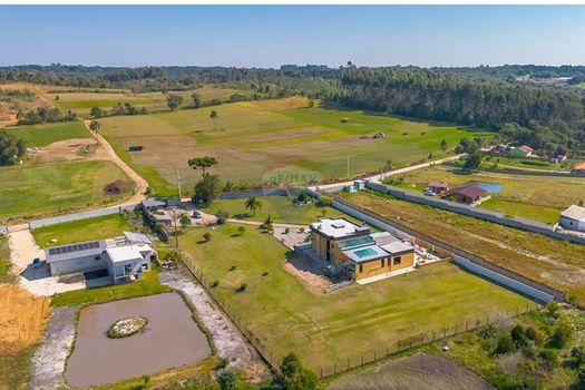 Foto 9 do(a) Fazenda / Sítio / Chácara de 4 quartos à venda em null, Campina Grande do Sul