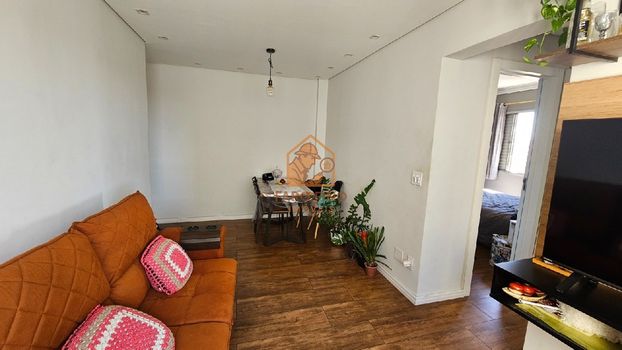 Foto 3 do(a) Apartamento de 2 quartos à venda em Parque Maria Domitila, São Paulo