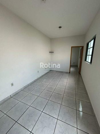 Foto 3 do(a) Casa de 3 quartos à venda em Centro, Uberlândia