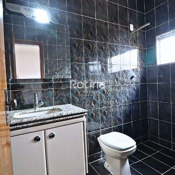 Foto 24 do(a) Casa de 5 quartos à venda em Segismundo Pereira, Uberlândia