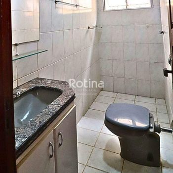 Foto 18 do(a) Casa de 5 quartos à venda em Segismundo Pereira, Uberlândia