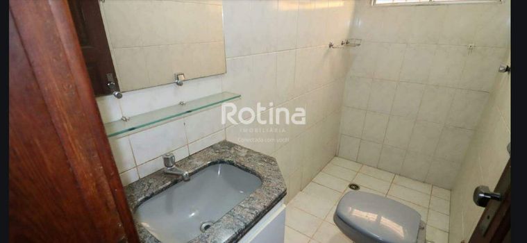 Foto 30 do(a) Casa de 5 quartos à venda em Segismundo Pereira, Uberlândia