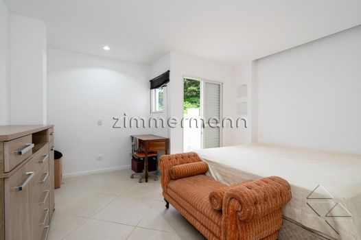 Foto 43 do(a) Casa de 7 quartos à venda em Jardim Leonor, São Paulo