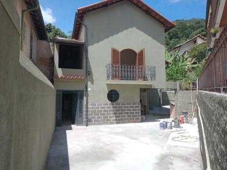 Foto 2 do(a) Casa de 3 quartos à venda em Quissama, Petrópolis