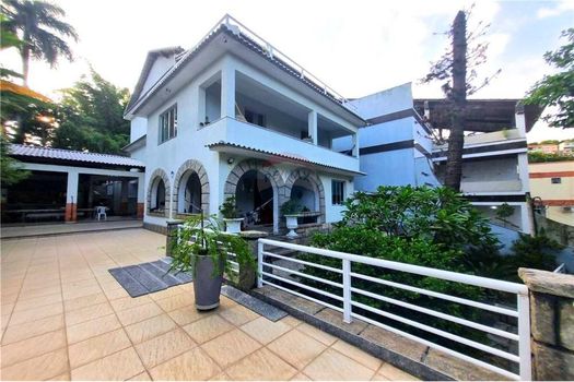 Foto 1 do(a) Casa de 6 quartos à venda em Jardim Guanabara, Rio de Janeiro