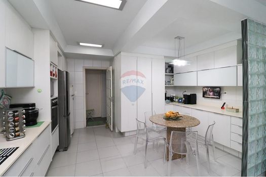 Foto 24 do(a) Casa de 6 quartos à venda em Jardim Guanabara, Rio de Janeiro