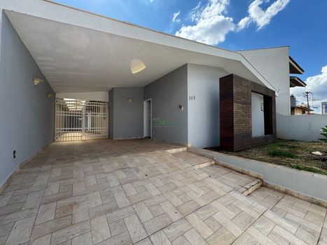 Foto 2 do(a) Casa de 3 quartos à venda em San Remo, Londrina