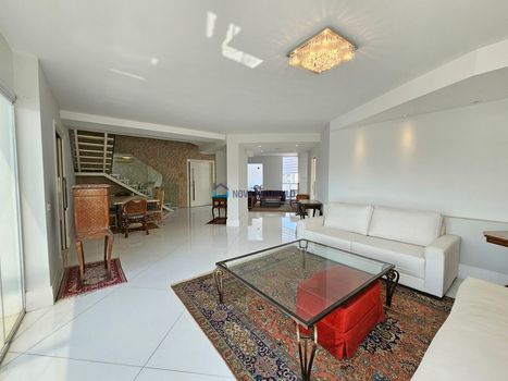 Foto 1 do(a) Cobertura de 3 quartos à venda em Vila Nova Conceição, São Paulo
