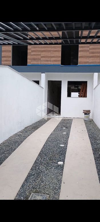 Foto 1 do(a) Casa de 2 quartos à venda em Zona Industrial Norte, Joinville