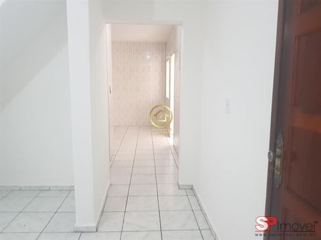 Foto 3 do(a) Casa de 3 quartos à venda em Vila Dionisia, São Paulo