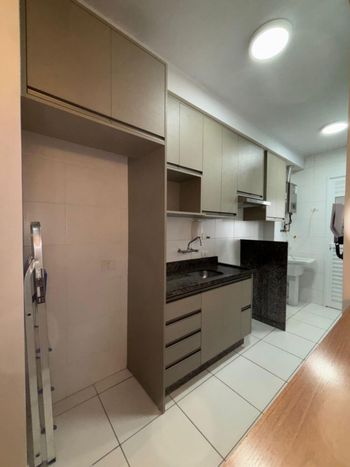 Foto 4 do(a) Apartamento de 2 quartos à venda em Vila Siam, Londrina