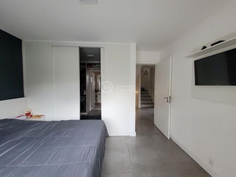 Foto 22 do(a) Casa de 7 quartos à venda em Vila Ré, São Paulo