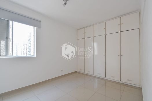 Foto 4 do(a) Apartamento de 2 quartos à venda em Moema, São Paulo