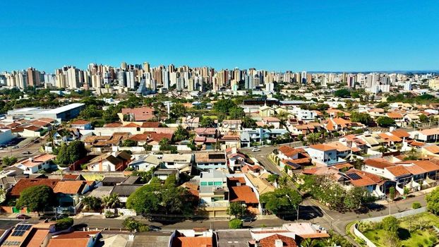 Foto 36 do(a) Casa de 4 quartos à venda em Jardim Presidente, Londrina