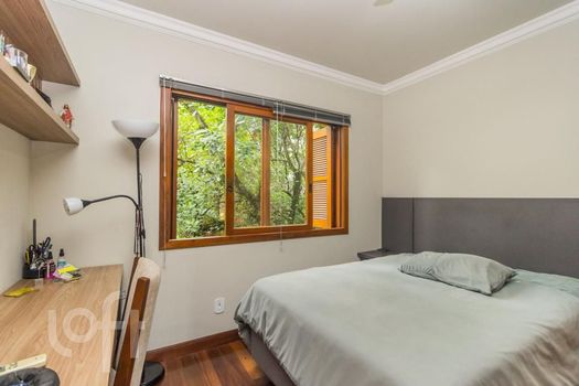 Foto 24 do(a) Casa de 3 quartos à venda em Chácara das Pedras, Porto Alegre