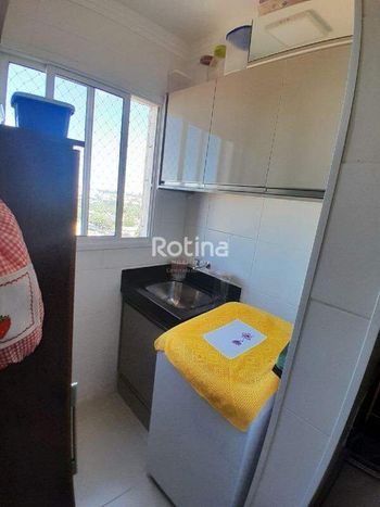 Foto 8 do(a) Apartamento de 3 quartos à venda em Segismundo Pereira, Uberlândia