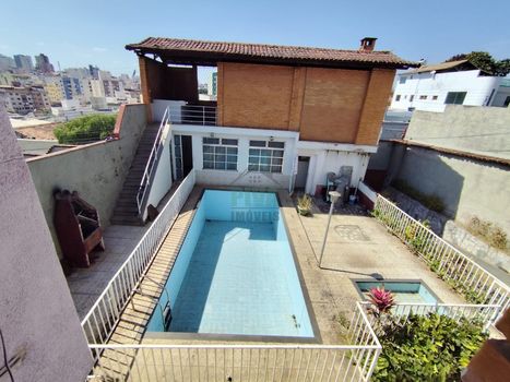 Foto 2 do(a) Casa de 4 quartos à venda em Jardim Montanhês, Belo Horizonte