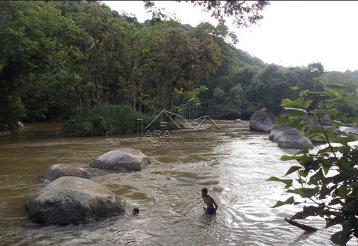 Foto 6 do(a) Fazenda / Sítio / Chácara de 2 quartos à venda em null, Juquiá