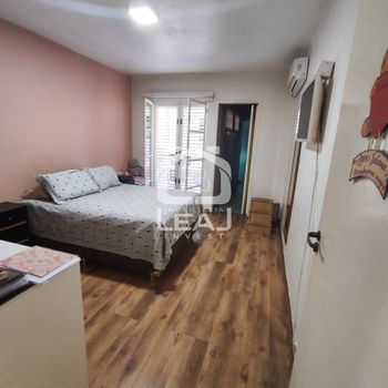 Foto 5 do(a) Casa de 2 quartos à venda em Parque Pinheiros, Taboão da Serra
