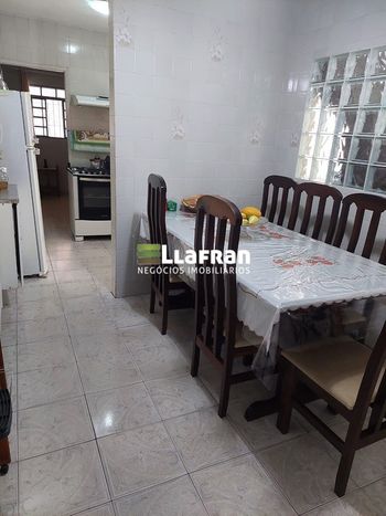 Foto 5 do(a) Casa de 4 quartos à venda em Jardim Macedônia, São Paulo
