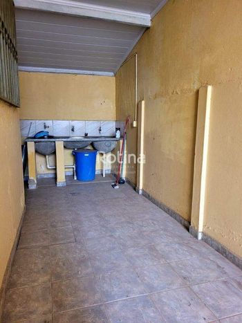Foto 7 do(a) Casa de 3 quartos à venda em Nossa Senhora das Graças, Uberlândia