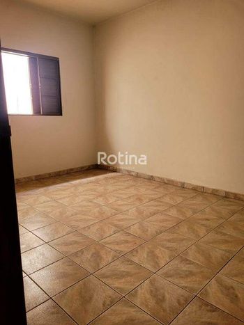 Foto 11 do(a) Casa de 3 quartos à venda em Nossa Senhora das Graças, Uberlândia