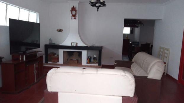 Foto 1 do(a) Casa de 3 quartos à venda em Jardim Club de Campo, Santo André