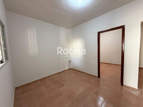 Foto 4 do(a) Casa de 2 quartos à venda em Jaraguá, Uberlândia
