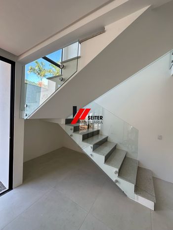 Foto 5 do(a) Casa de 4 quartos à venda em Ponta das Canas, Florianópolis