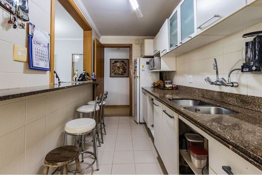 Foto 25 do(a) Apartamento de 3 quartos à venda em Jardim Lindóia, Porto Alegre