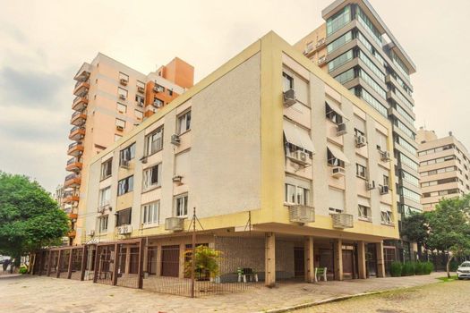 Foto 1 do(a) Flat de 3 quartos à venda em Menino Deus, Porto Alegre